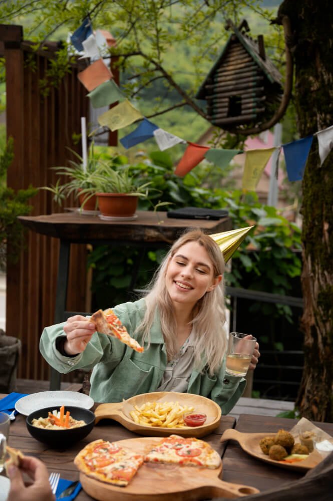 medium-shot-smiley-woman-with-pizza